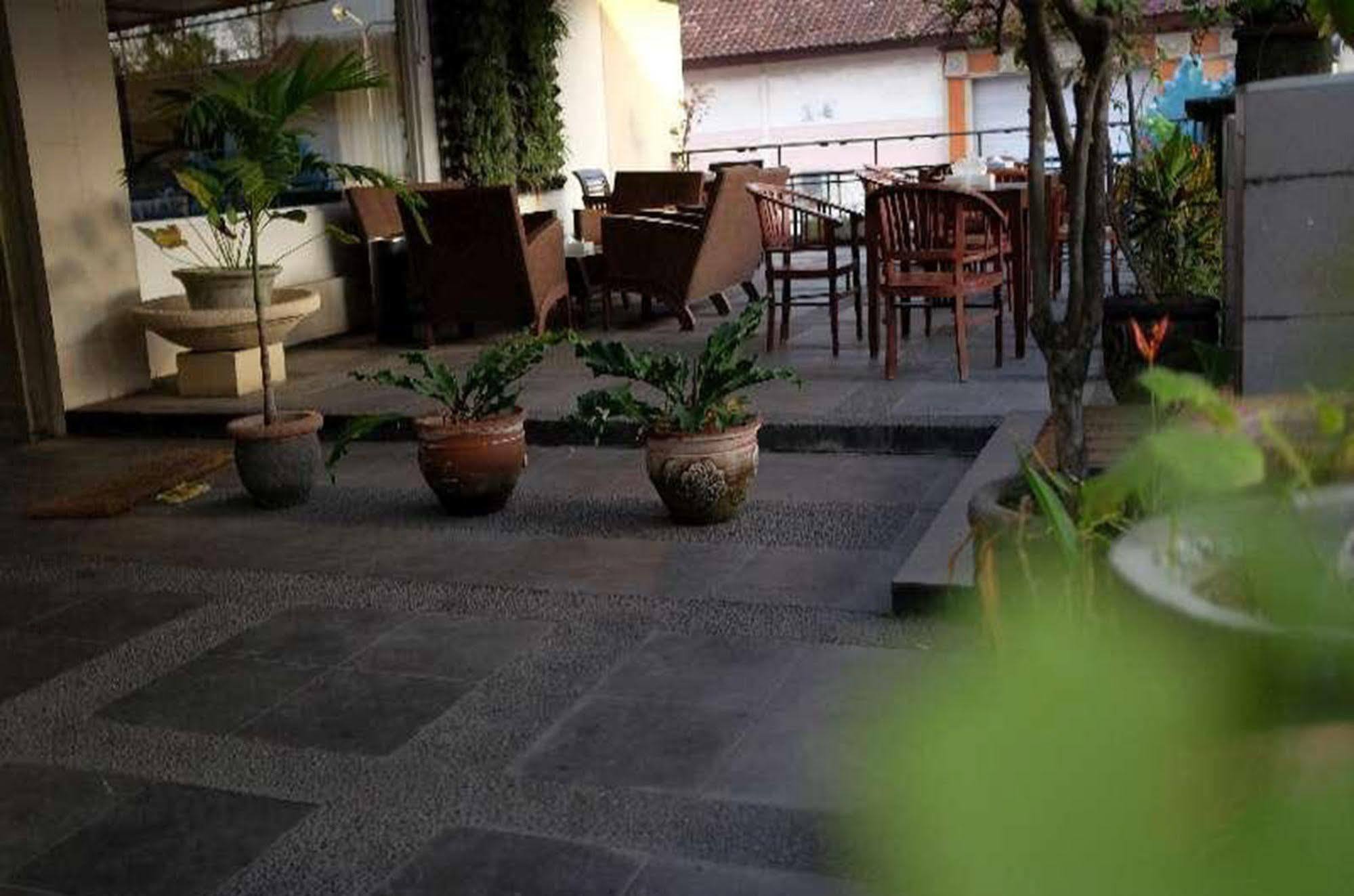 Saimai Residence Kuta  Exterior photo